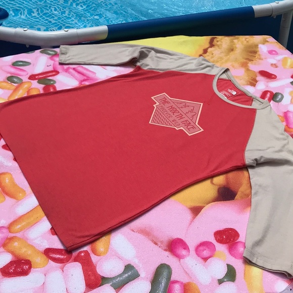 The North Face Woman’s medium 3|4 T-shirt - Picture 1 of 8
